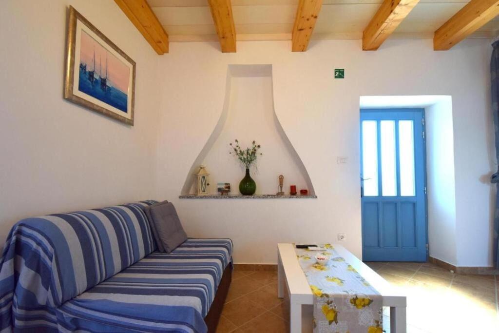 Apartments Insula Insule - Rustic & Peaceful Skrbčići Екстериор снимка
