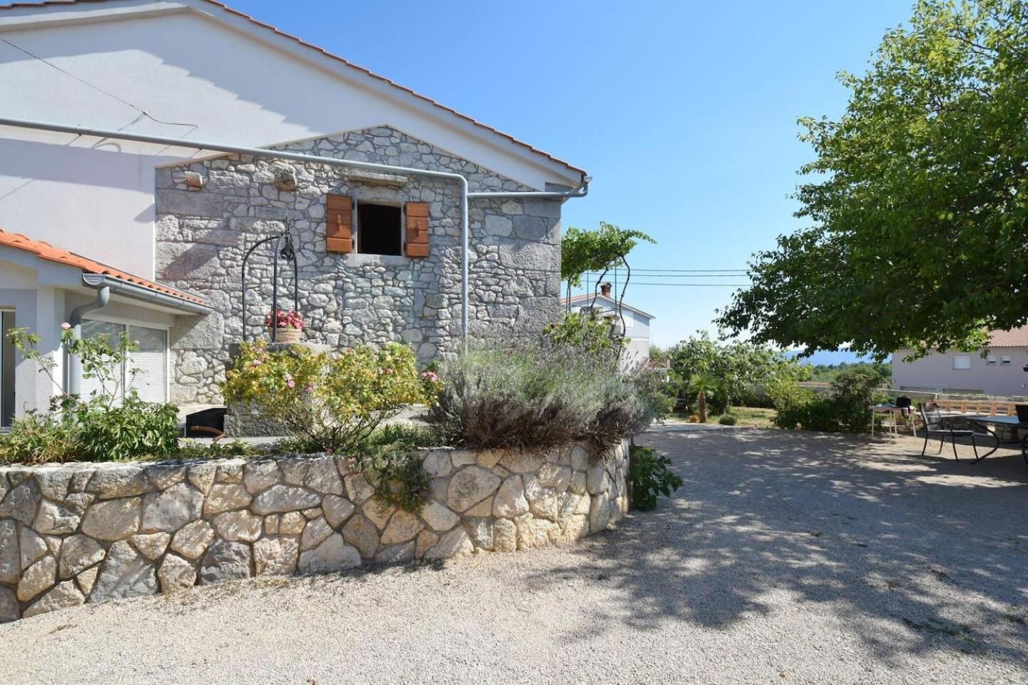 Apartments Insula Insule - Rustic & Peaceful Skrbčići Екстериор снимка