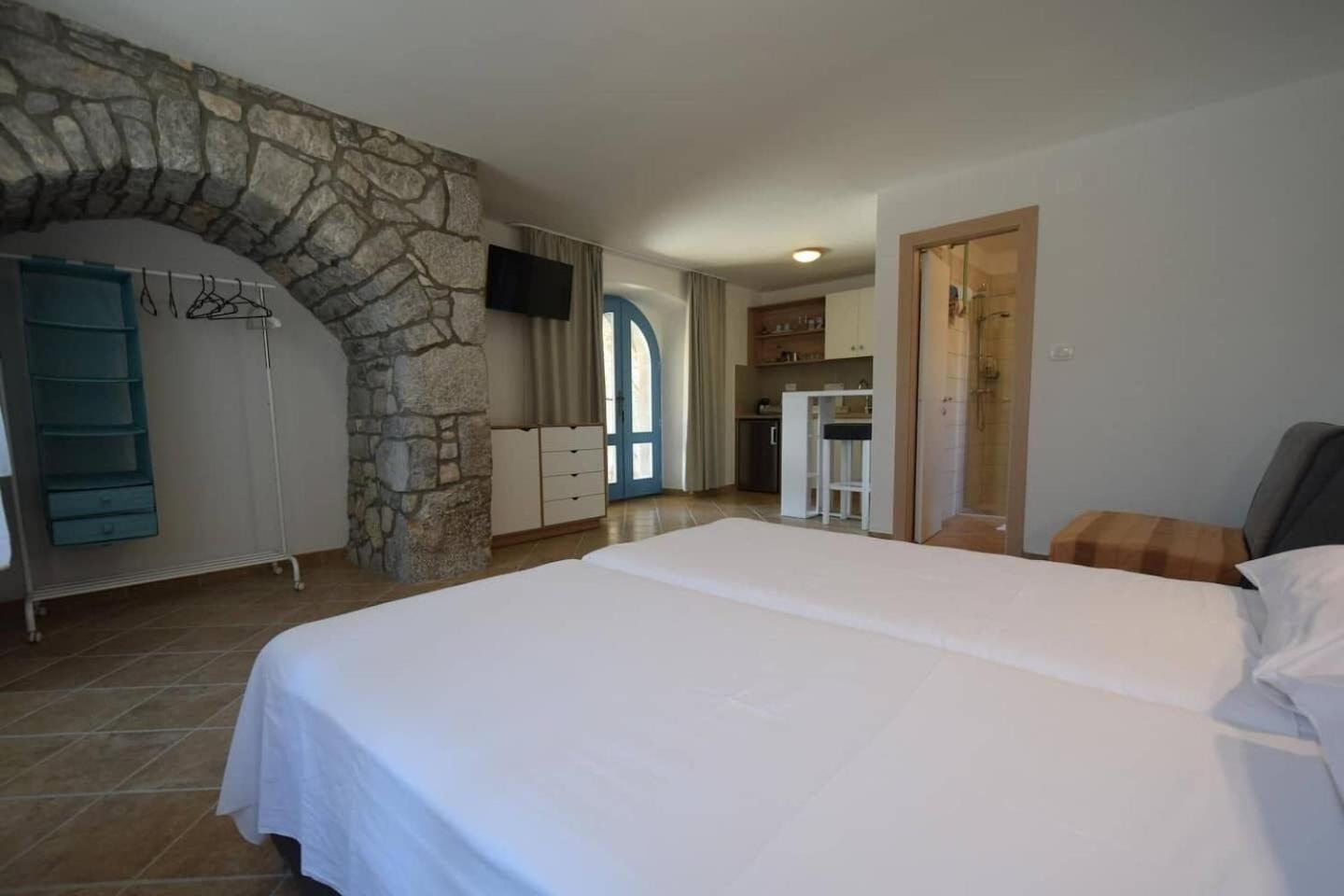 Apartments Insula Insule - Rustic & Peaceful Skrbčići Екстериор снимка
