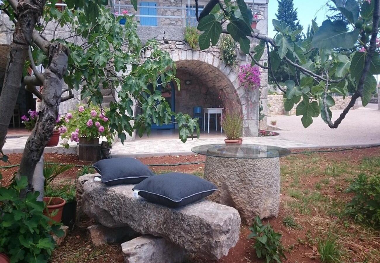 Apartments Insula Insule - Rustic & Peaceful Skrbčići Екстериор снимка